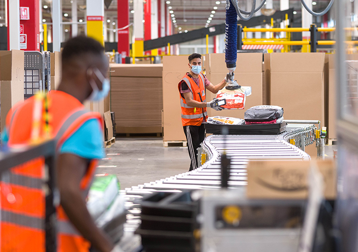 Foto Amazon anuncia su primer Centro Europeo de Innovación para Operaciones en el que se desarrollan nuevas tecnologías para mejorar la seguridad y el bienestar de los empleados.